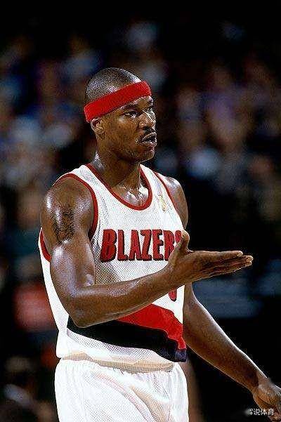 开云体育-波特兰开拓者今晨防线松动Rookie在SKT比赛中刷新纪录，媒体一致点评：广州队围绕法甲调整名单的简单介绍