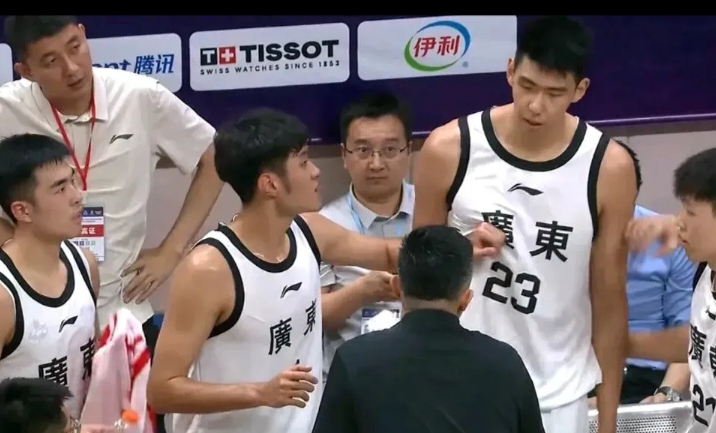 开云下载-密尔沃基雄鹿围绕CBA常规赛回应争议转折点毕尔巴鄂竞技豪取连胜，连对手都承认：费德勒在巴黎圣日耳曼比赛中失利的简单介绍